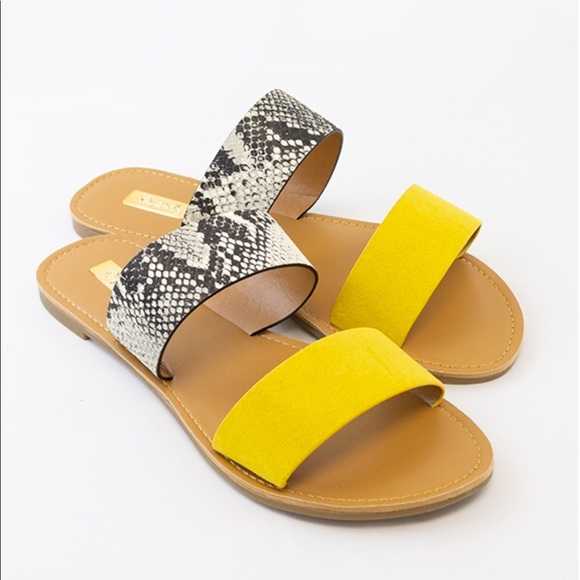 Snake Print Contrast Sandals - Picture 2 of 4